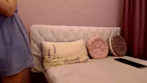 Taya online show from 10/15/25, 06:35
