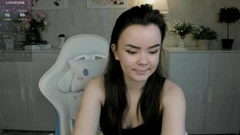 Snapshot of prettyyy_kitty chatting on 10/13/25, 01:27 Kitty online show from 10/13/25, 01:27