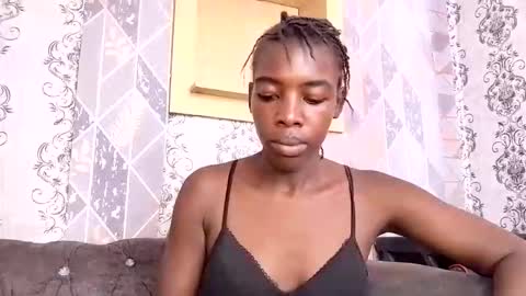 prettyzuzu online show from 11/17/25, 08:53