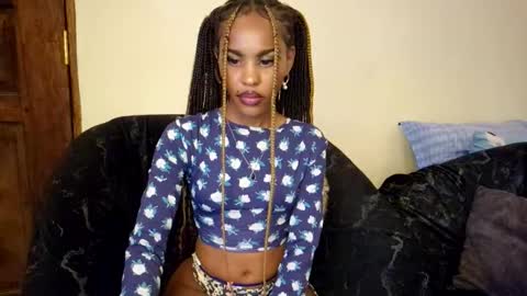 Snapshot of priceless_sexy chatting on 02/10/26, 09:46 priceless_sexy online show from 02/10/26, 09:46