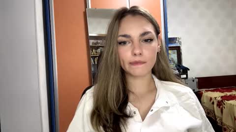 Amelia online show from 11/18/25, 08:13