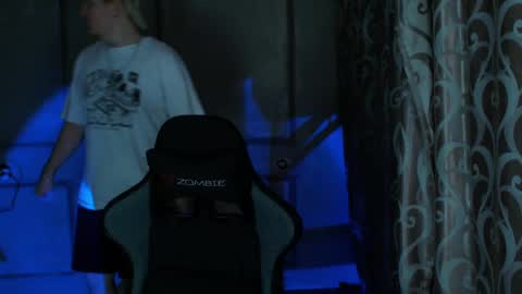 Snapshot of princ4real chatting on 03/12/25, 07:06 prince online show from 03/12/25, 07:06