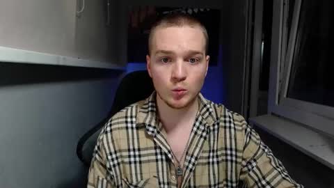 Snapshot of princ4real chatting on 09/17/25, 11:06 prince online show from 09/17/25, 11:06