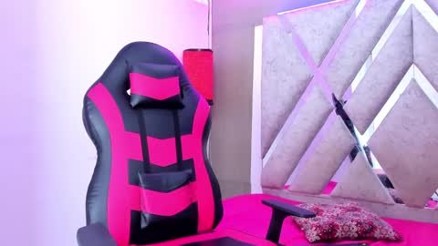 prince_arthur77 online show from 11/02/25, 01:35