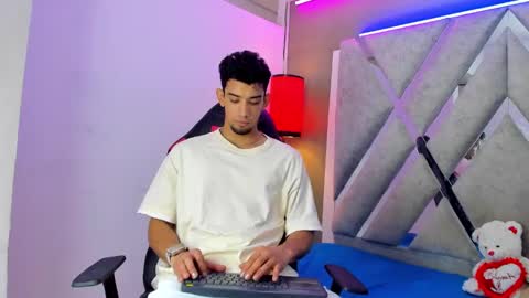 prince_arthur77 online show from 12/16/25, 02:00