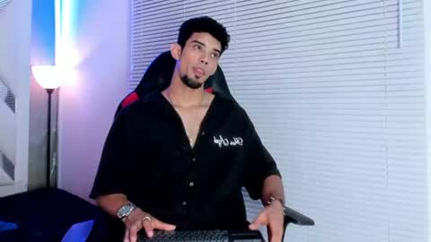 prince_arthur77 online show from 06/23/26, 08:40