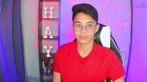 Snapshot of prince_harrison chatting on 10/27/25, 06:06 prince_harrison online show from 10/27/25, 06:06