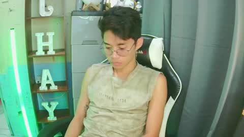 Snapshot of prince_harrison chatting on 12/15/25, 09:52 prince_harrison online show from 12/15/25, 09:52