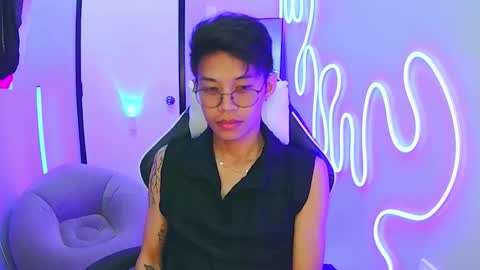 Snapshot of prince_harrison chatting on 02/13/26, 11:28 prince_harrison online show from 02/13/26, 11:28