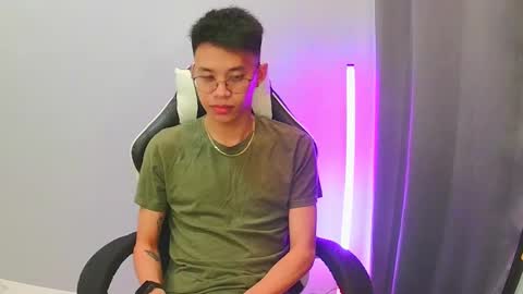 Snapshot of prince_harrison chatting on 02/20/26, 04:29 prince_harrison online show from 02/20/26, 04:29