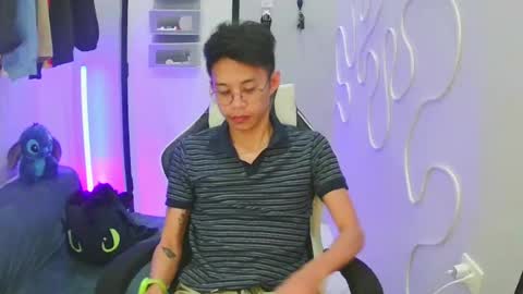 Snapshot of prince_harrison chatting on 03/23/26, 08:13 prince_harrison online show from 03/23/26, 08:13