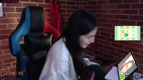 Snapshot of princesa_leia_zathur chatting on 02/14/25, 07:02 Leia online show from 02/14/25, 07:02