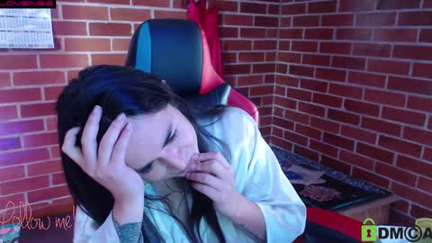 Snapshot of princesa_leia_zathur chatting on 02/18/25, 04:05 Leia online show from 02/18/25, 04:05