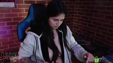 Snapshot of princesa_leia_zathur chatting on 02/25/25, 04:21 Leia online show from 02/25/25, 04:21