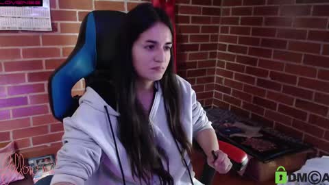 Snapshot of princesa_leia_zathur chatting on 02/26/25, 04:14 Leia online show from 02/26/25, 04:14