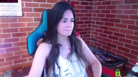 Snapshot of princesa_leia_zathur chatting on 03/10/25, 01:54 Leia online show from 03/10/25, 01:54