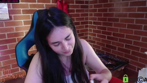 Snapshot of princesa_leia_zathur chatting on 03/10/25, 04:57 Leia online show from 03/10/25, 04:57