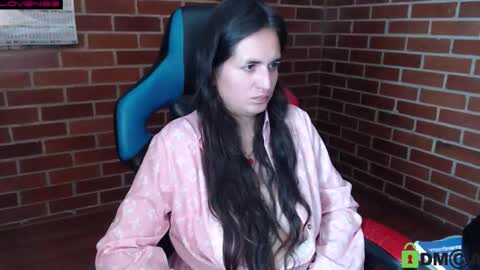 Snapshot of princesa_leia_zathur chatting on 09/15/25, 01:16 Leia online show from 09/15/25, 01:16