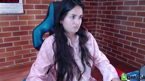 Snapshot of princesa_leia_zathur chatting on 09/15/25, 01:22 Leia online show from 09/15/25, 01:22