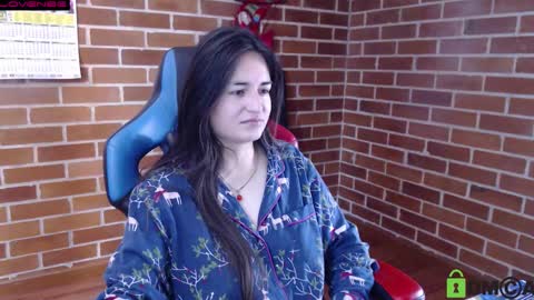 Snapshot of princesa_leia_zathur chatting on 09/25/25, 01:15 Leia online show from 09/25/25, 01:15