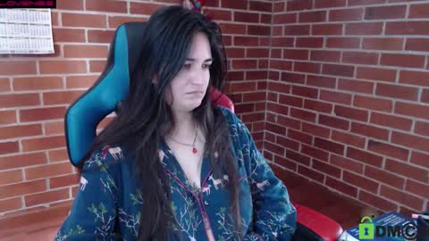 Snapshot of princesa_leia_zathur chatting on 09/26/25, 01:26 Leia online show from 09/26/25, 01:26