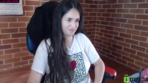 Snapshot of princesa_leia_zathur chatting on 09/29/25, 03:06 Leia online show from 09/29/25, 03:06