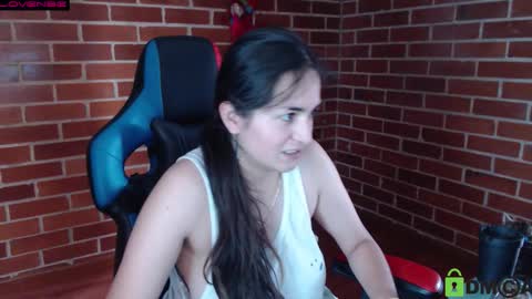 Snapshot of princesa_leia_zathur chatting on 10/03/25, 05:10 Leia online show from 10/03/25, 05:10