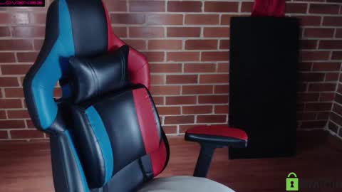 Snapshot of princesa_leia_zathur chatting on 10/15/25, 05:13 Leia online show from 10/15/25, 05:13