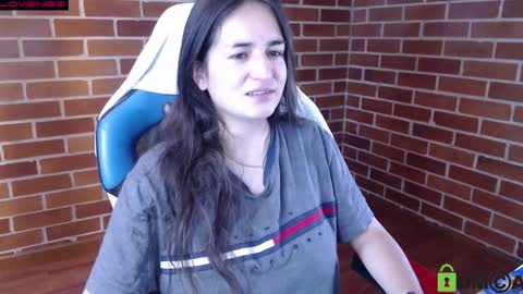 Snapshot of princesa_leia_zathur chatting on 10/22/25, 11:54 Leia online show from 10/22/25, 11:54