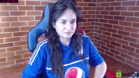 Snapshot of princesa_leia_zathur chatting on 10/23/25, 02:38 Leia online show from 10/23/25, 02:38