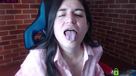 Snapshot of princesa_leia_zathur chatting on 10/27/25, 11:58 Leia online show from 10/27/25, 11:58