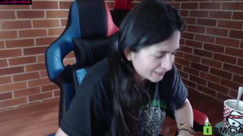 Snapshot of princesa_leia_zathur chatting on 11/02/25, 01:46 Leia online show from 11/02/25, 01:46