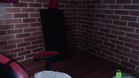 Snapshot of princesa_leia_zathur chatting on 11/04/25, 11:31 Leia online show from 11/04/25, 11:31