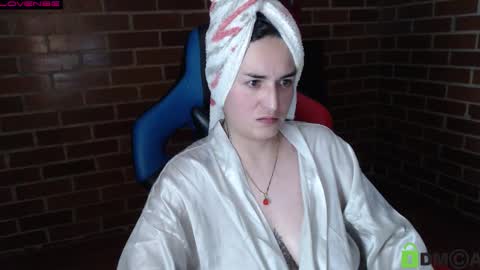 Snapshot of princesa_leia_zathur chatting on 11/04/25, 11:37 Leia online show from 11/04/25, 11:37