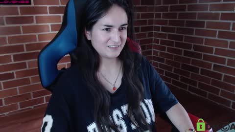 Snapshot of princesa_leia_zathur chatting on 11/09/25, 05:11 Leia online show from 11/09/25, 05:11