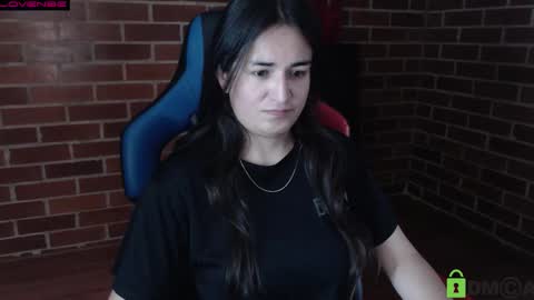 Snapshot of princesa_leia_zathur chatting on 11/28/25, 12:19 Leia online show from 11/28/25, 12:19