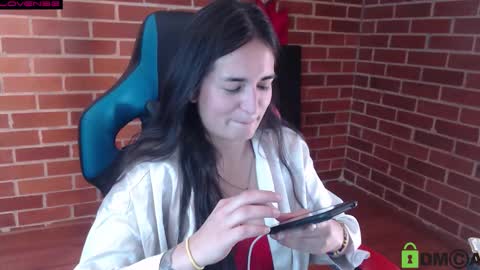 Snapshot of princesa_leia_zathur chatting on 12/01/25, 03:39 Leia online show from 12/01/25, 03:39