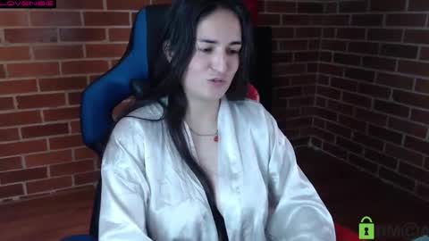 Snapshot of princesa_leia_zathur chatting on 12/02/25, 01:28 Leia online show from 12/02/25, 01:28