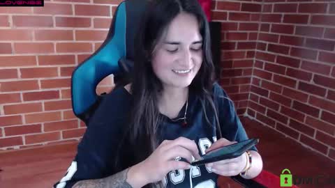 Snapshot of princesa_leia_zathur chatting on 12/03/25, 05:11 Leia online show from 12/03/25, 05:11