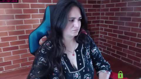 Snapshot of princesa_leia_zathur chatting on 01/10/26, 01:46 Leia online show from 01/10/26, 01:46