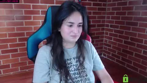 Snapshot of princesa_leia_zathur chatting on 01/15/26, 01:59 Leia online show from 01/15/26, 01:59