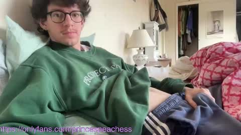 Peaches online show from 11/05/25, 03:45