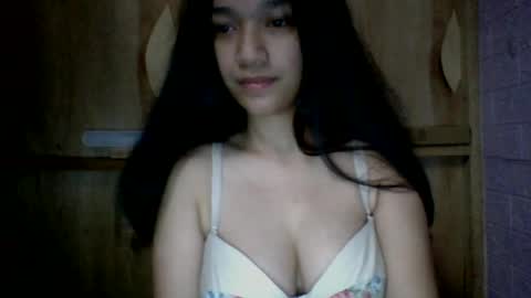 Snapshot of princess052400 chatting on 07/09/26, 05:44 princess052400 online show from 07/09/26, 05:44
