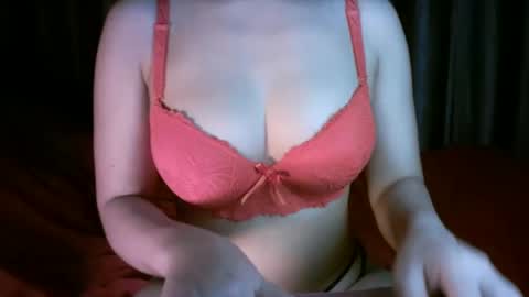 Snapshot of princess916446 chatting on 01/01/25, 02:31   princess   online show from 01/01/25, 02:31