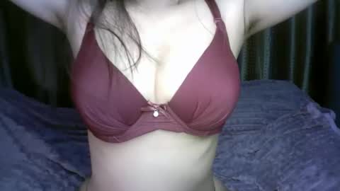 Snapshot of princess916446 chatting on 03/16/26, 04:00 princess online show from 03/16/26, 04:00