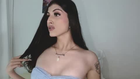 Sophie online show from 12/04/25, 08:50