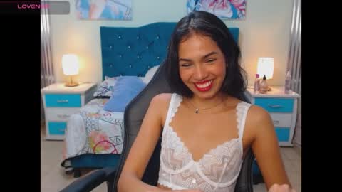 Snapshot of princess_skinny18 chatting on 04/01/26, 09:34 princess_skinny18 online show from 04/01/26, 09:34