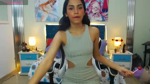 Snapshot of princess_skinny18 chatting on 04/16/26, 12:00 princess_skinny18 online show from 04/16/26, 12:00