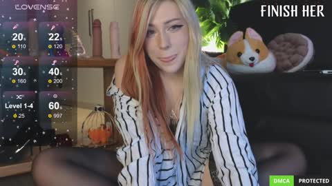 Snapshot of princess_sofiee chatting on 01/13/25, 11:41 Yo Im Sofiee online show from 01/13/25, 11:41