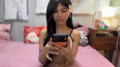 Snapshot of princess_stellaxx chatting on 10/22/25, 05:13 Estela online show from 10/22/25, 05:13